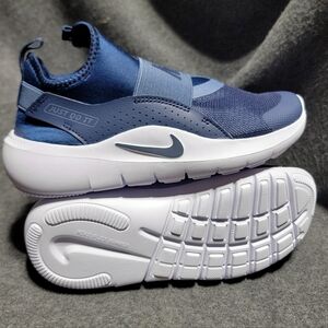 Nike Flex Runner 4 slip-on sneakers 2.5Y